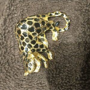 Vintage leopard brooch